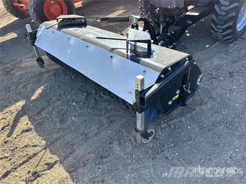 Massey Ferguson 1742 4WD Utility Tractor Trattori compatti