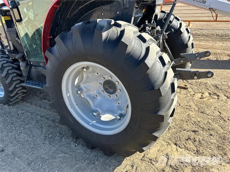 Massey Ferguson 1742 4WD Utility Tractor Trattori compatti