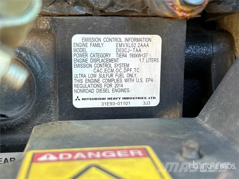 Massey Ferguson 1742 4WD Utility Tractor Trattori compatti