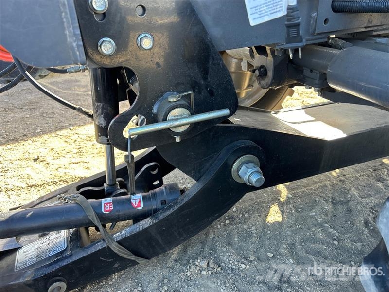 Massey Ferguson 1742 4WD Utility Tractor Trattori compatti