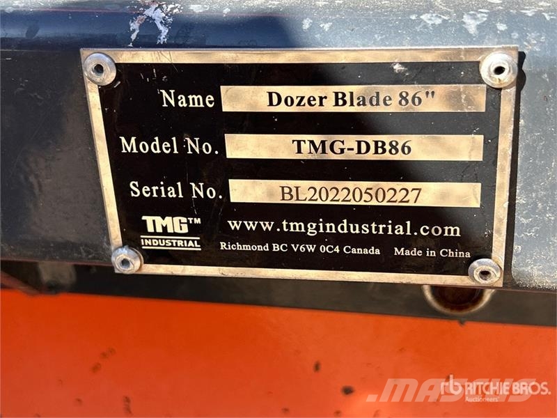 Massey Ferguson 1742 4WD Utility Tractor Trattori compatti