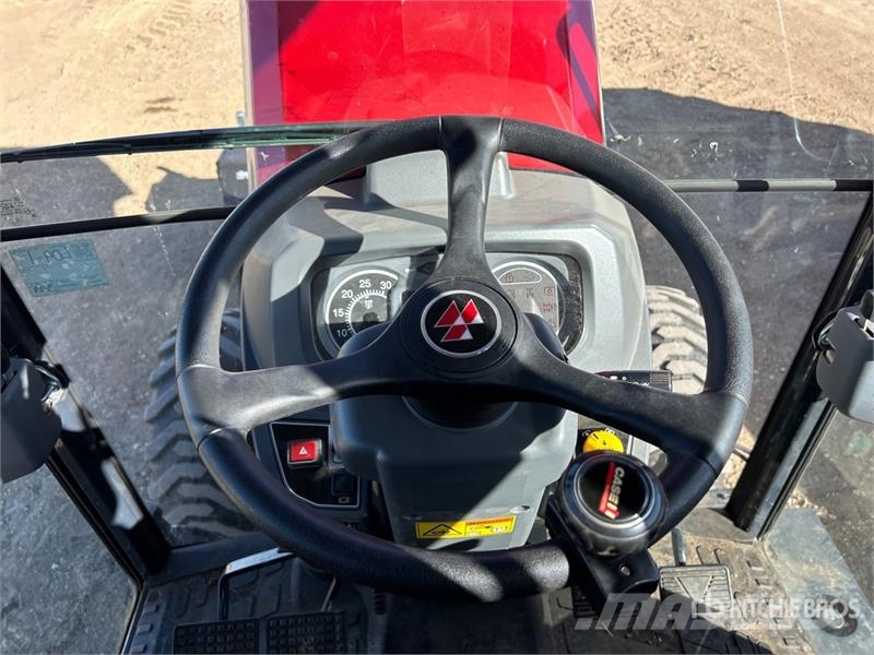 Massey Ferguson 1742 4WD Utility Tractor Trattori compatti