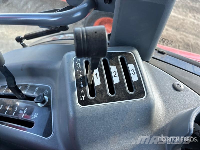 Massey Ferguson 1742 4WD Utility Tractor Trattori compatti