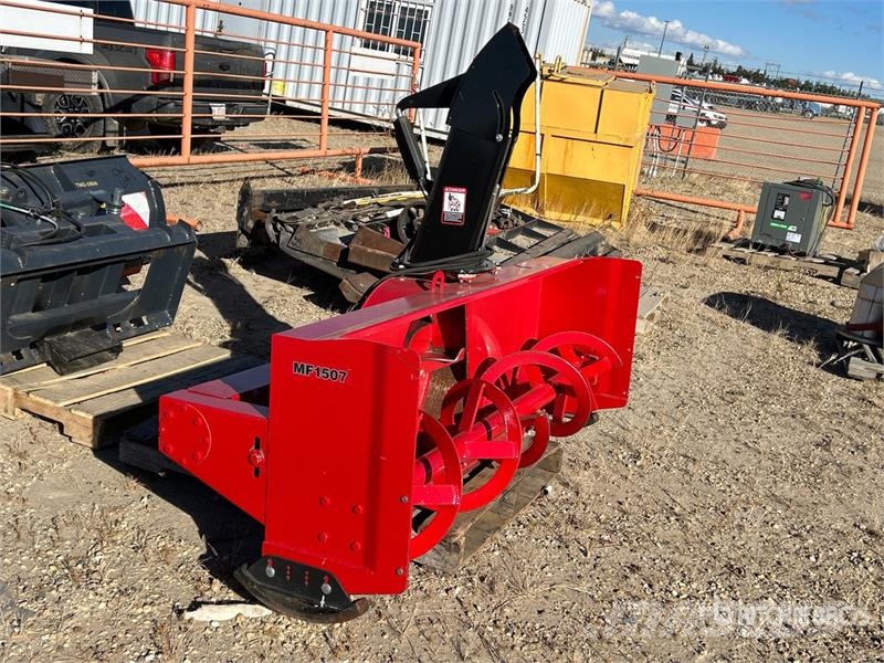 Massey Ferguson 1742 4WD Utility Tractor Trattori compatti