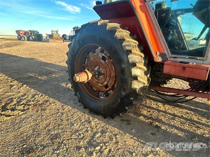 Massey Ferguson 2705 2WD Tractor Tracteur