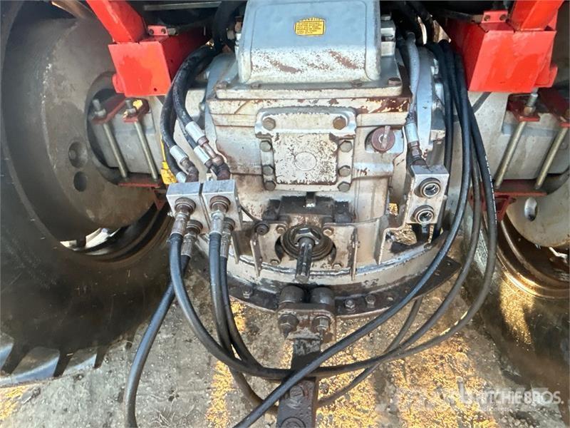 Massey Ferguson 2705 2WD Tractor Tracteur