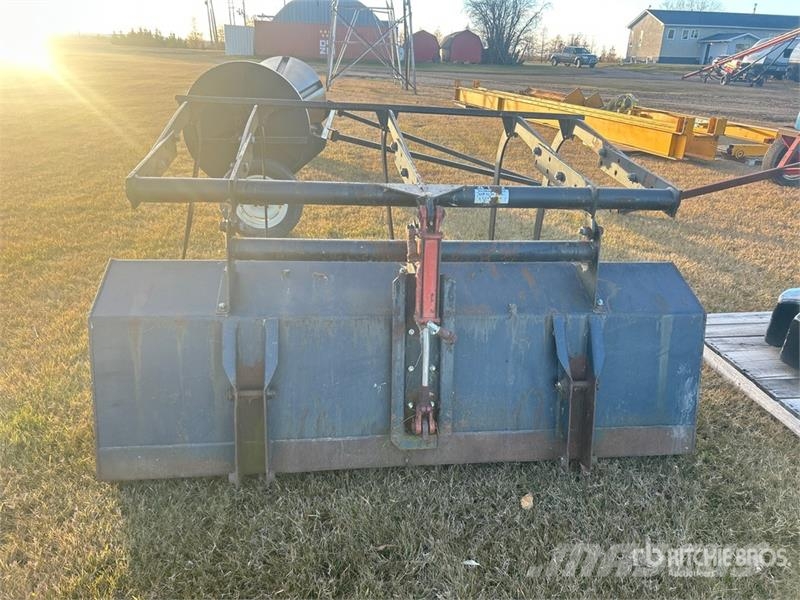 Massey Ferguson 2705 2WD Tractor Tracteur