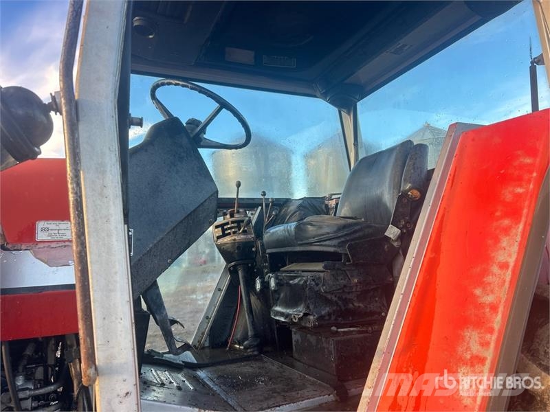 Massey Ferguson 2705 2WD Tractor Tracteur