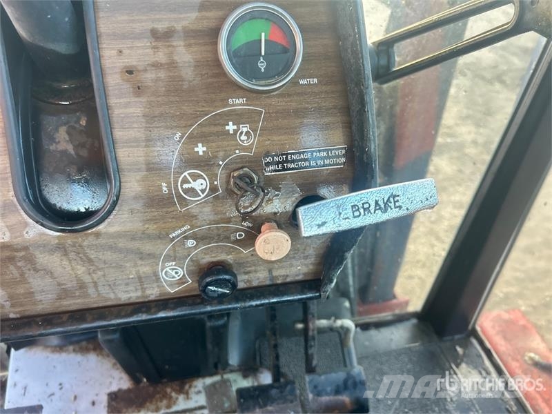 Massey Ferguson 2705 2WD Tractor Tracteur