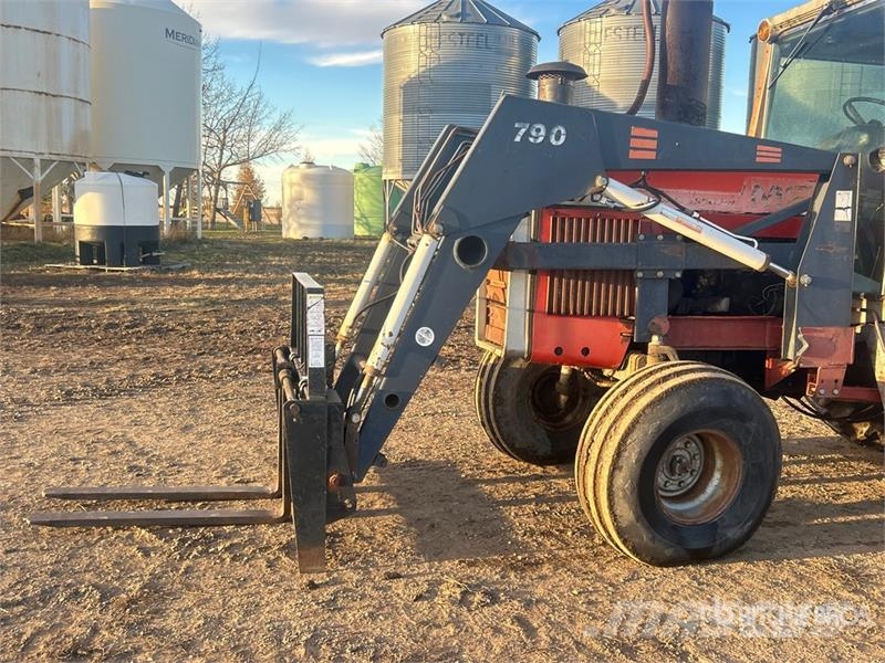 Massey Ferguson 2705 2WD Tractor Tracteur