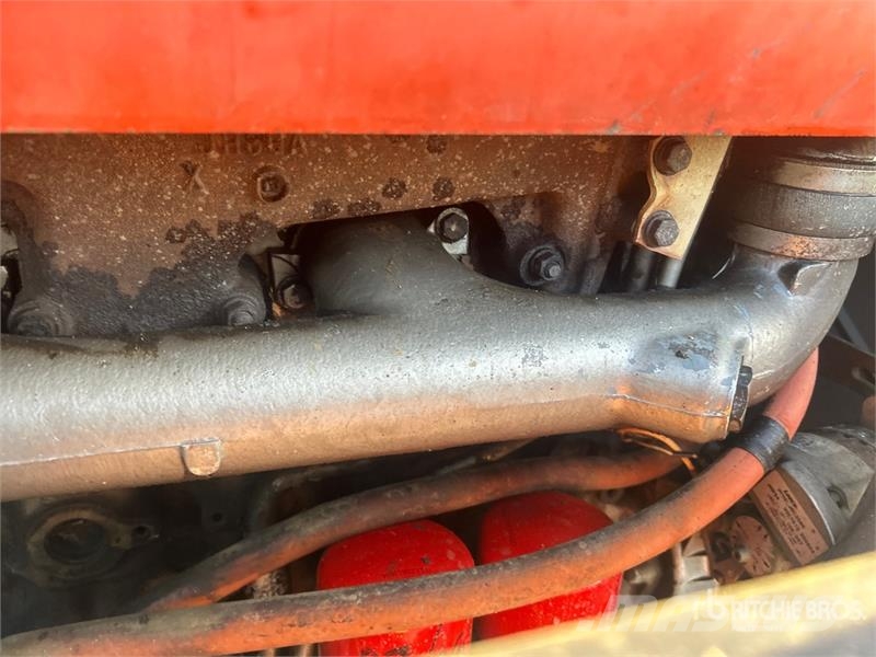 Massey Ferguson 2705 2WD Tractor Tracteur