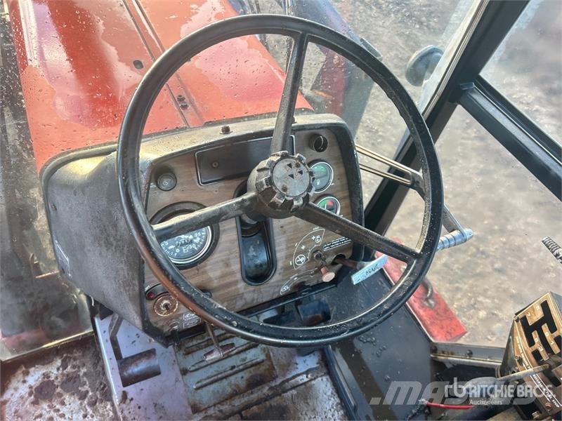 Massey Ferguson 2705 2WD Tractor Tracteur