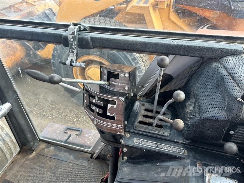 Massey Ferguson 2745 2WD Tractor Τρακτέρ
