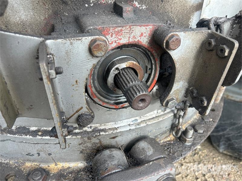 Massey Ferguson 2745 2WD Tractor Τρακτέρ