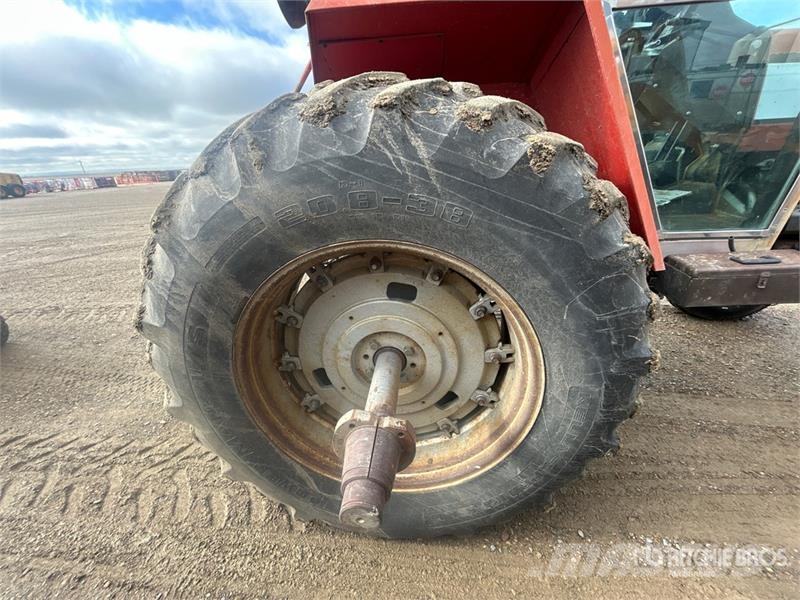 Massey Ferguson 2745 2WD Tractor Τρακτέρ