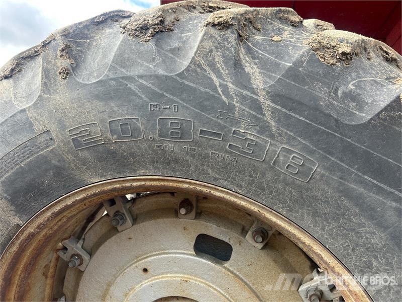 Massey Ferguson 2745 2WD Tractor Τρακτέρ