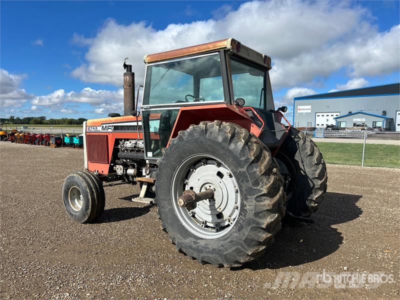Massey Ferguson 2745 2WD Tractor Τρακτέρ