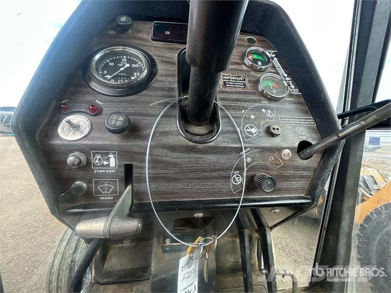 Massey Ferguson 2745 2WD Tractor Τρακτέρ