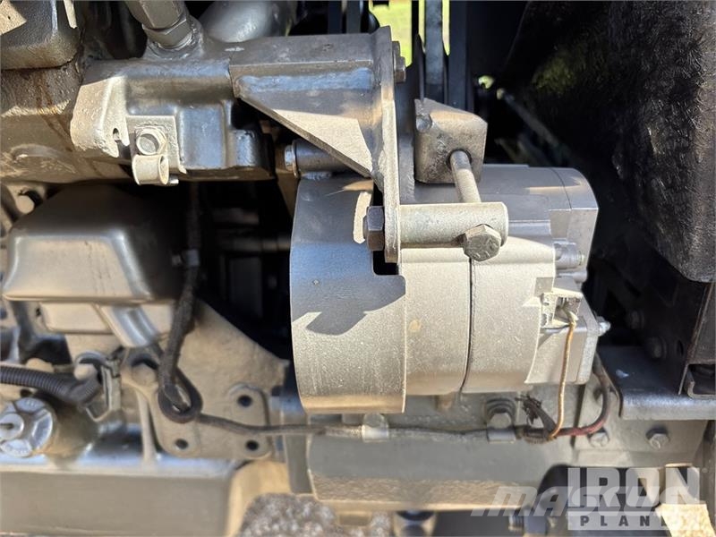 Massey Ferguson 2775 2WD Tractor Traktorit