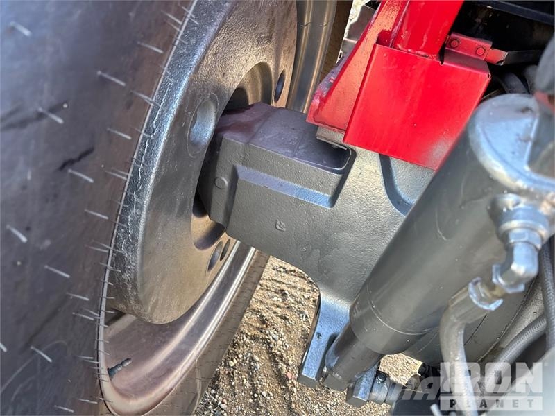 Massey Ferguson 2775 2WD Tractor Traktorit