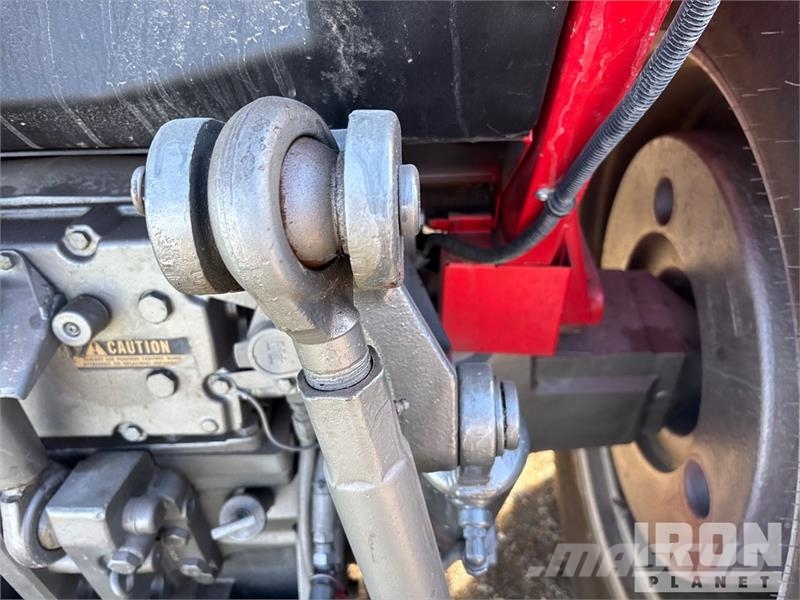 Massey Ferguson 2775 2WD Tractor Traktorit