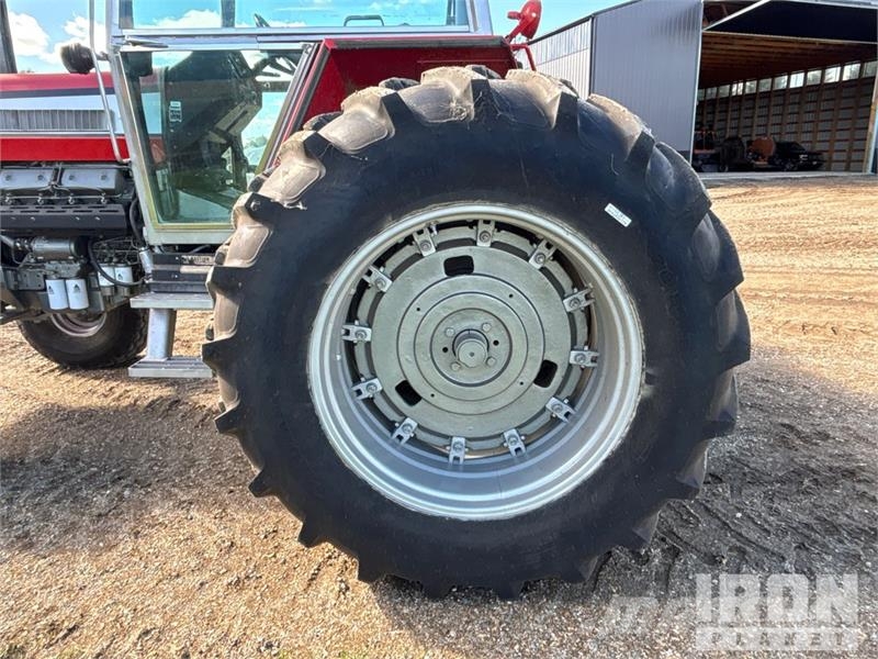 Massey Ferguson 2775 2WD Tractor Traktorit