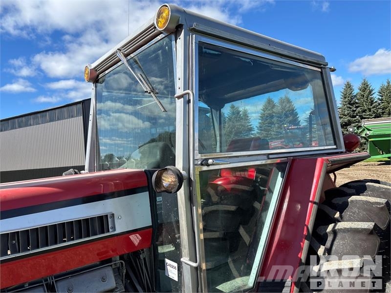 Massey Ferguson 2775 2WD Tractor Traktorit