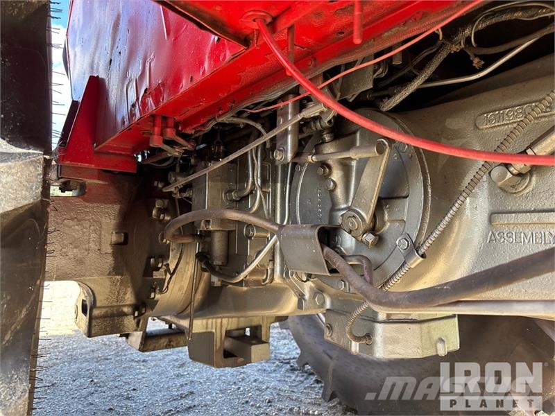 Massey Ferguson 2775 2WD Tractor Traktorit