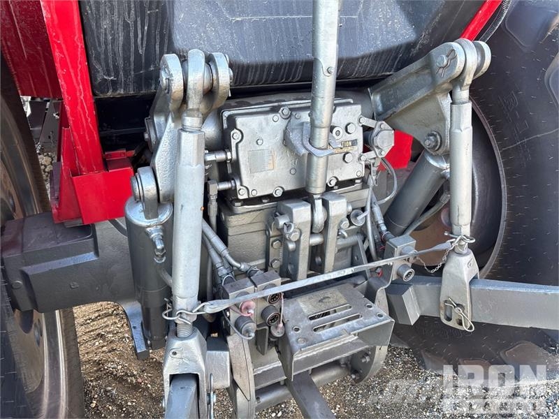 Massey Ferguson 2775 2WD Tractor Traktorit