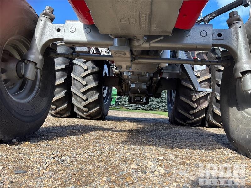 Massey Ferguson 2775 2WD Tractor Traktorit