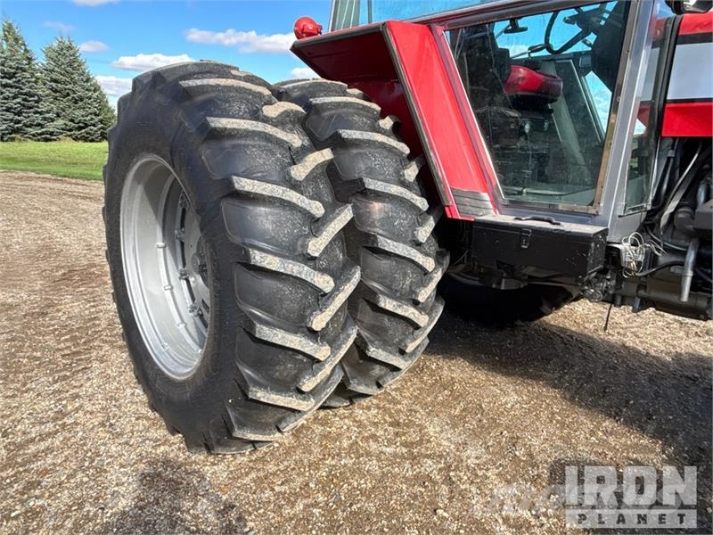 Massey Ferguson 2775 2WD Tractor Traktorit