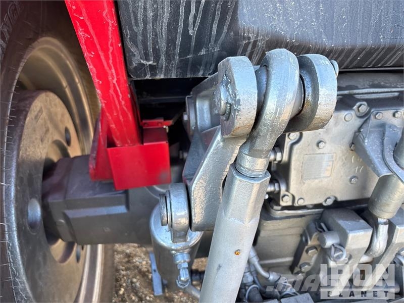 Massey Ferguson 2775 2WD Tractor Traktorit