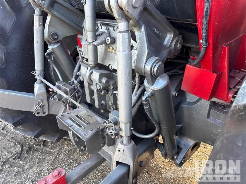 Massey Ferguson 2775 2WD Tractor Traktorit