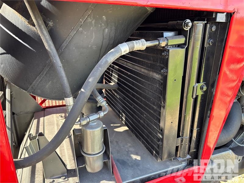 Massey Ferguson 2775 2WD Tractor Traktorit