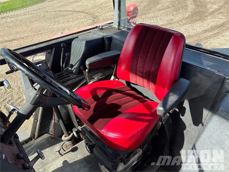 Massey Ferguson 2775 2WD Tractor Traktorit