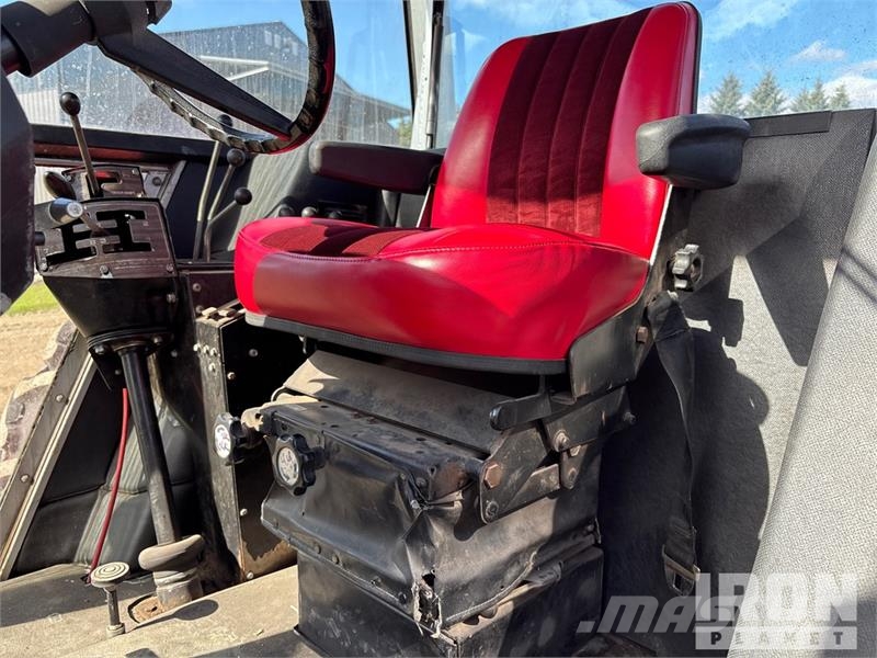 Massey Ferguson 2775 2WD Tractor Traktorit