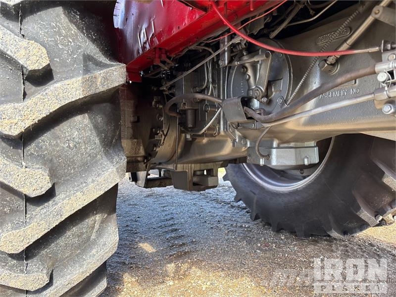 Massey Ferguson 2775 2WD Tractor Traktorit