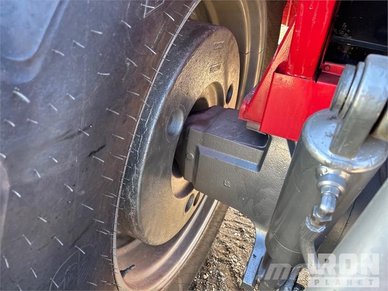 Massey Ferguson 2775 2WD Tractor Traktorit