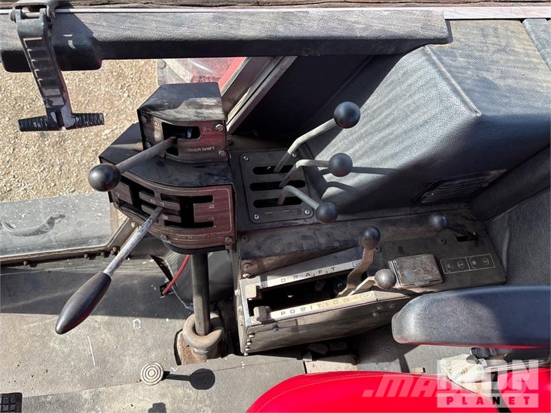 Massey Ferguson 2775 2WD Tractor Traktorit