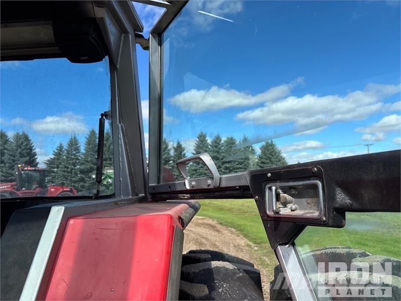 Massey Ferguson 2775 2WD Tractor Traktorit