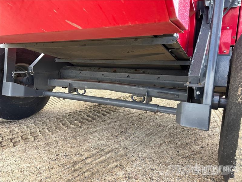 Massey Ferguson 2956A Round Baler Rundballenpressen
