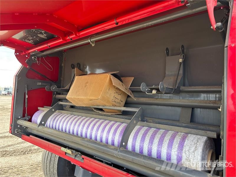 Massey Ferguson 2956A Round Baler Rundballenpressen