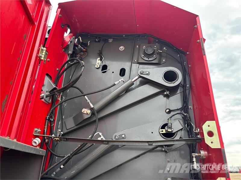 Massey Ferguson 2956A Round Baler Rundballenpressen