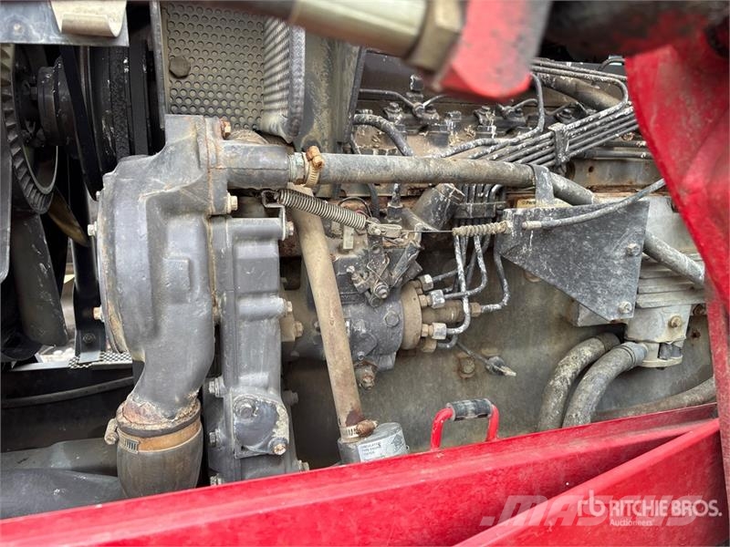 Massey Ferguson 8120 4WD Tractor Traktori