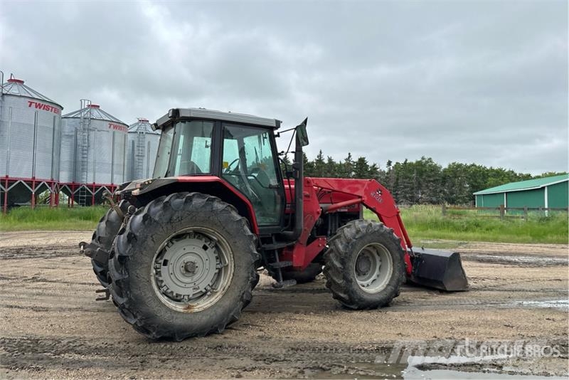 Massey Ferguson 8120 4WD Tractor Traktori