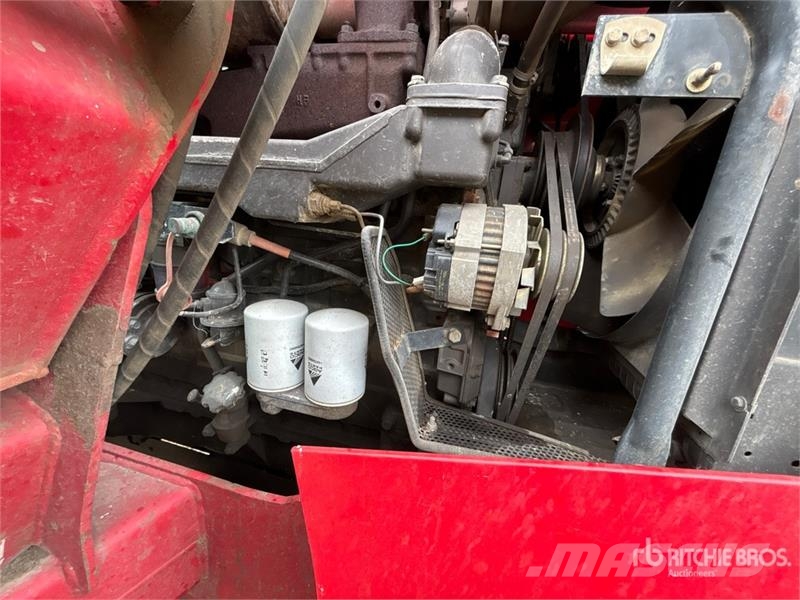 Massey Ferguson 8120 4WD Tractor Traktori