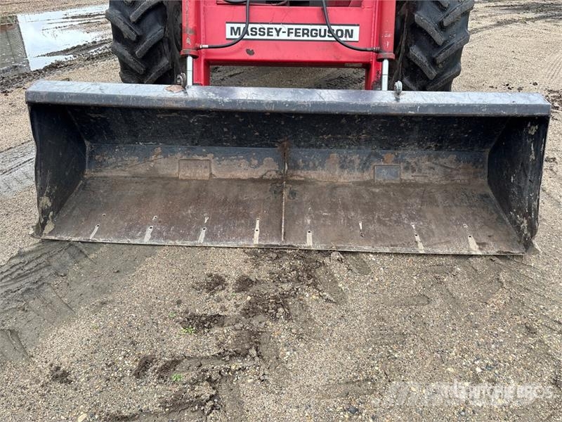 Massey Ferguson 8120 4WD Tractor Traktori