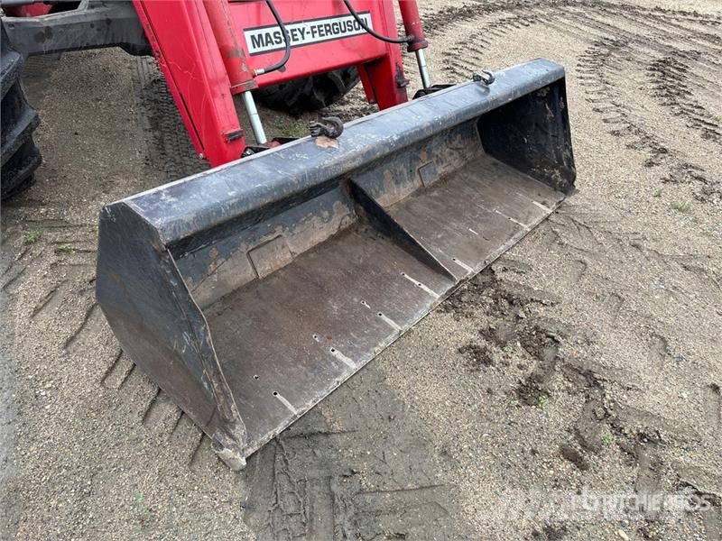 Massey Ferguson 8120 4WD Tractor Traktori