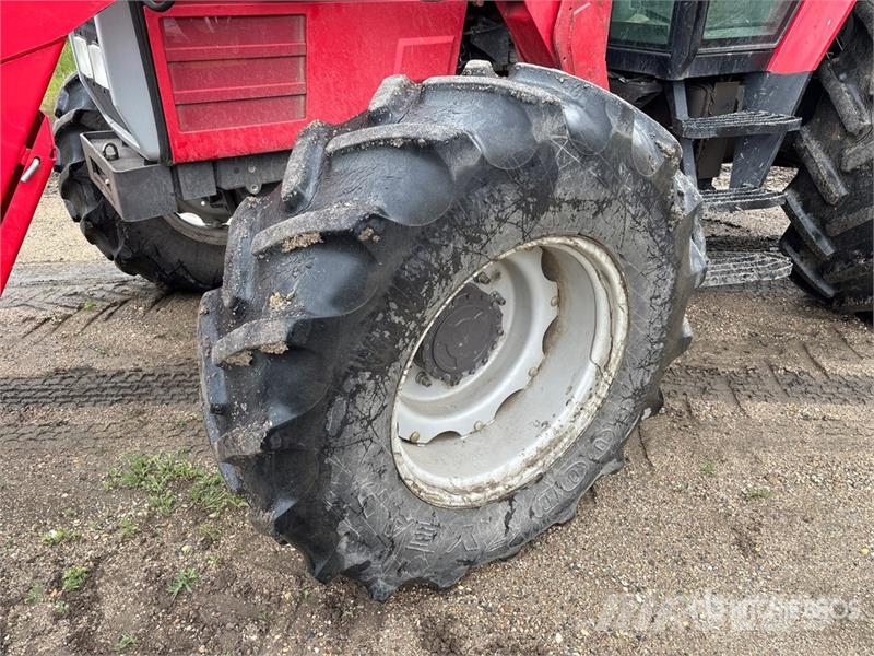 Massey Ferguson 8120 4WD Tractor Traktori