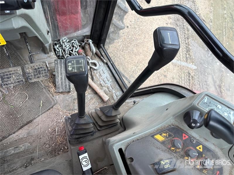 Massey Ferguson 8120 4WD Tractor Traktori